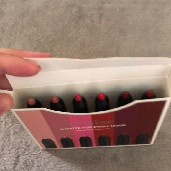 NWT 💄 treStiQue A Matte for Every Mood - Picture 7 of 8